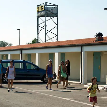Autohotel 3* Ravena